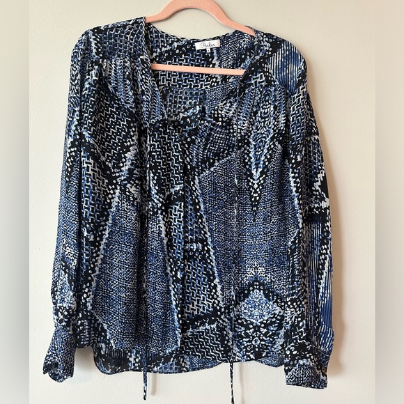 Parker NYC Blue Silk Blouse Size Medium - Picture 1 of 2